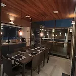 Cobertura Com Piscina Privativa E Vista Para O Mar